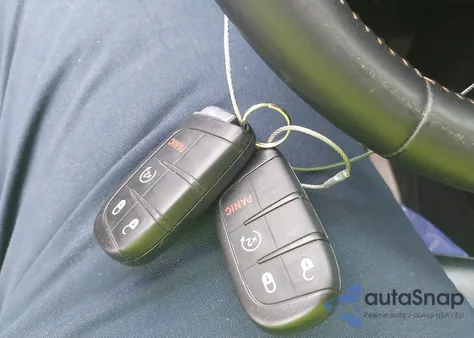 2018 Jeep Compass Limited 4X4 из США, поврежденный, VIN 3C4NJDCBXJT333639